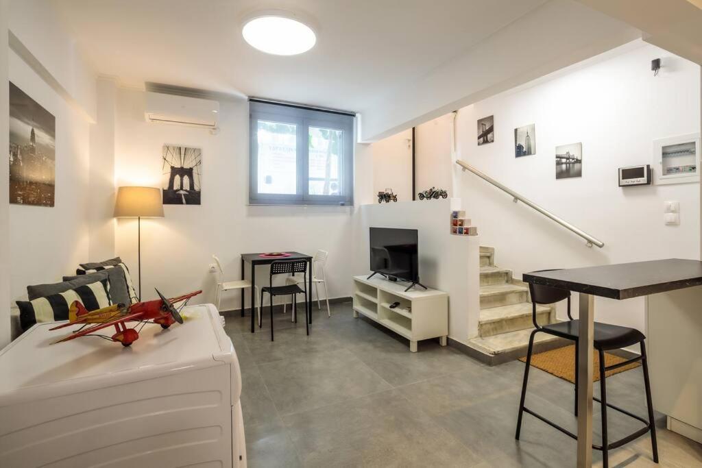 Hilton Area Brand New Comfortable Apartment Ateny Zewnętrze zdjęcie
